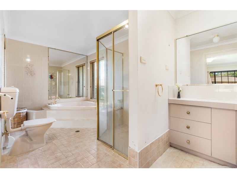 8 Ibis Crescent, Orange NSW 2800