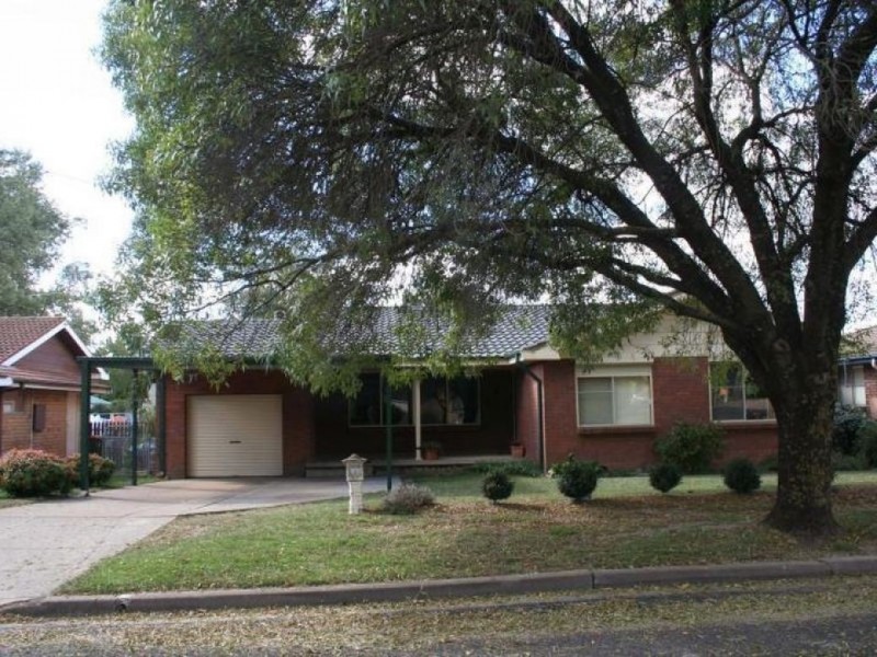 11 Markham Avenue, Orange NSW 2800