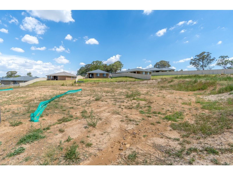 3 Queensbury Close, Orange NSW 2800