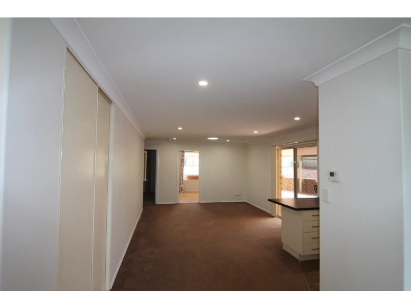 36 Quinlan Run, Orange NSW 2800