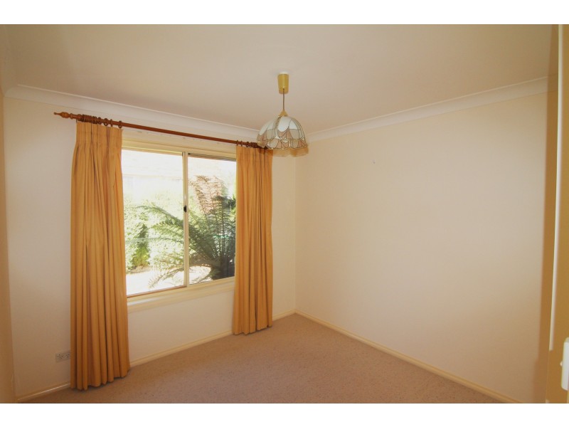 1/29 Lyrebird Place, Orange NSW 2800