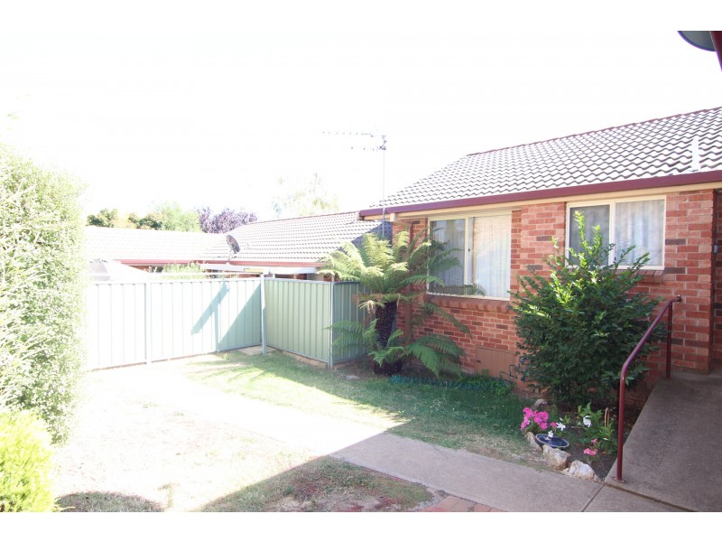 1/29 Lyrebird Place, Orange NSW 2800