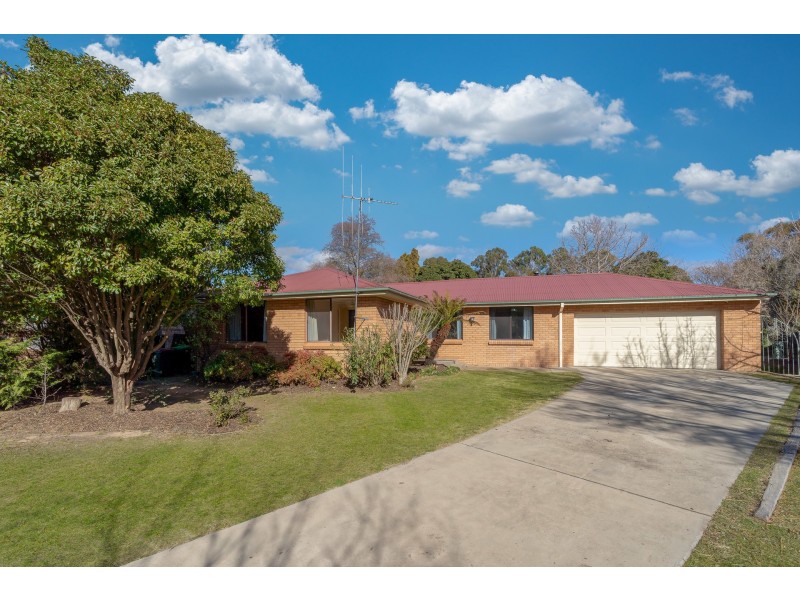 3 Brooke Place, Orange NSW 2800