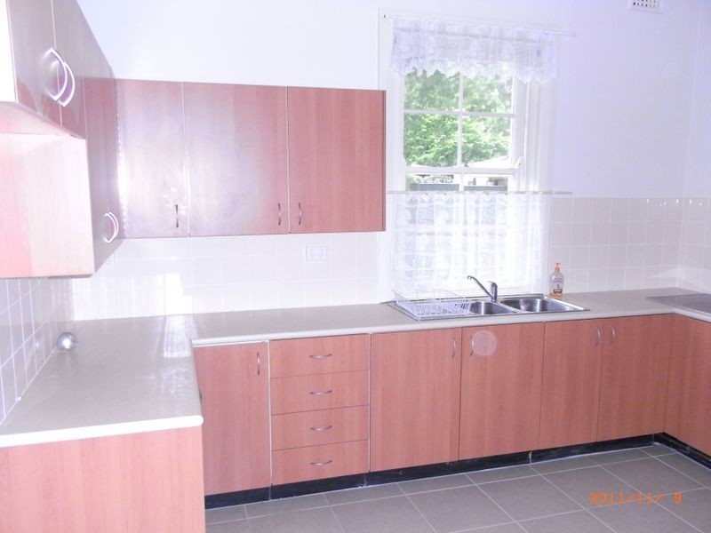 2 Clinton Street, Orange NSW 2800