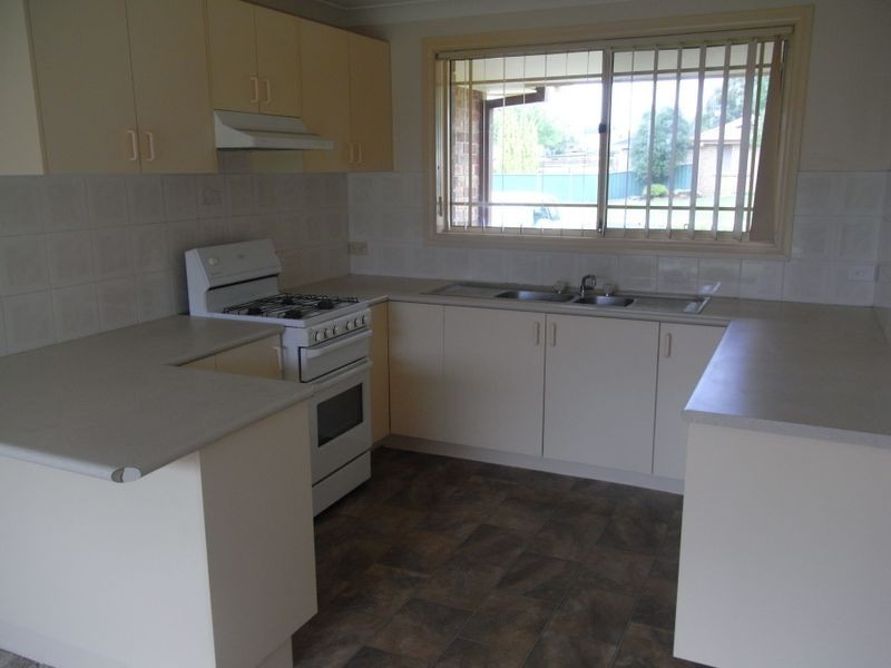 1 Hereford Place, Orange NSW 2800
