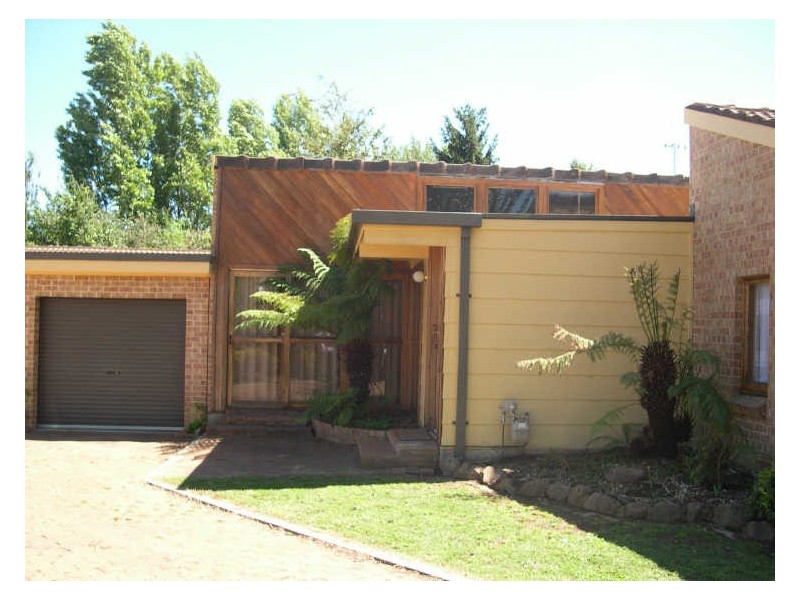 2/149 Sampson Street, Orange NSW 2800