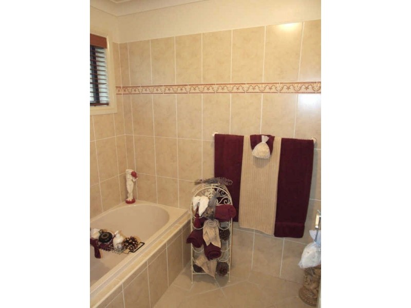 7 Jarrah Place, Orange NSW 2800