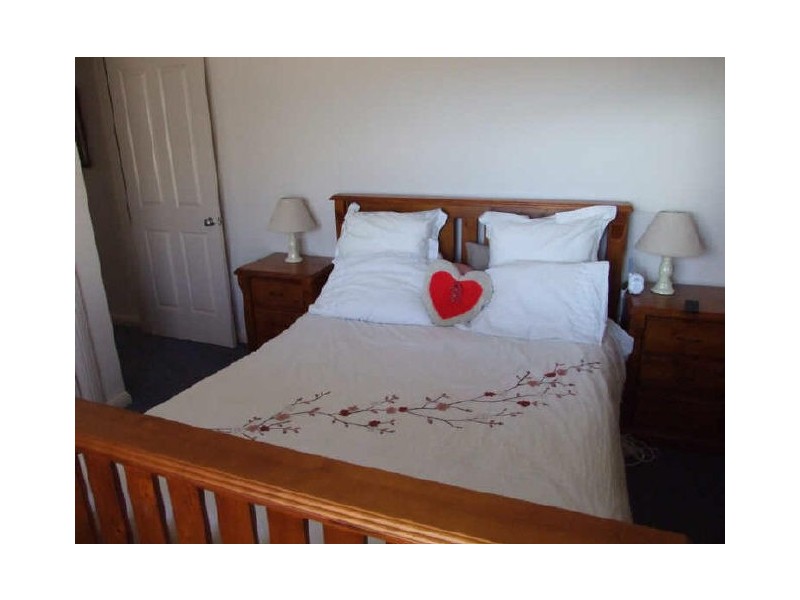 36 Roselawn Drive, Orange NSW 2800