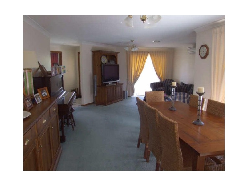 6 Amana Circuit, Orange NSW 2800
