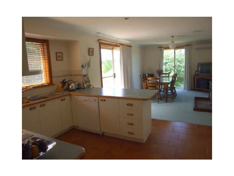 6 Amana Circuit, Orange NSW 2800