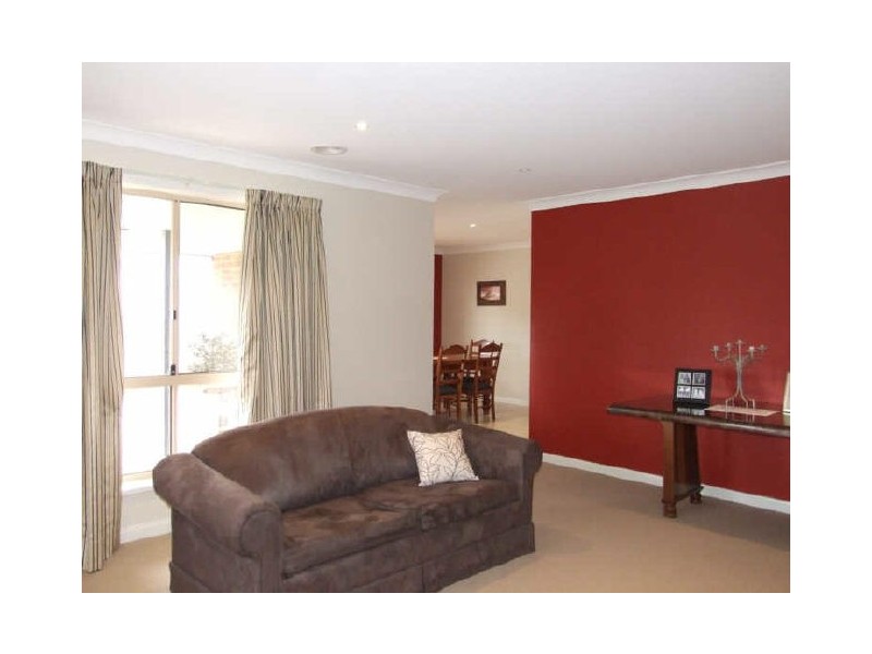 9 Terry Turner Drive, Orange NSW 2800