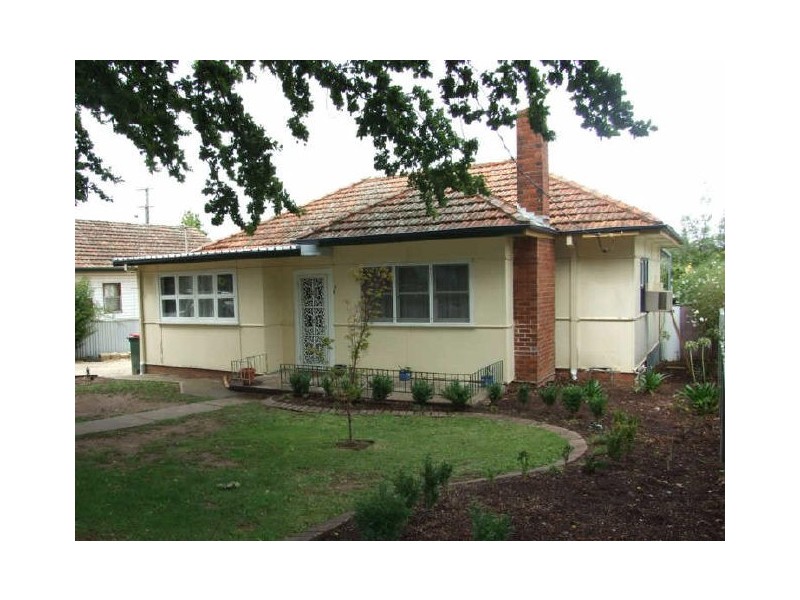 18 Fox Avenue, Orange NSW 2800