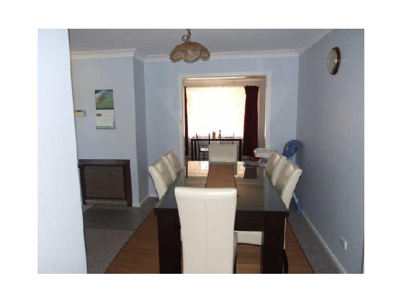 8 Benelong Place, Orange NSW 2800