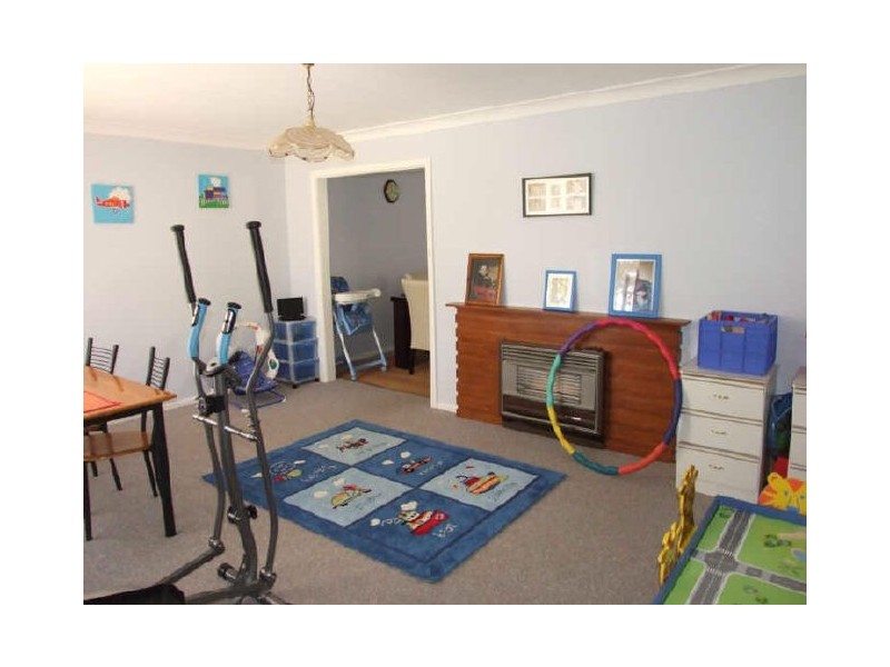 8 Benelong Place, Orange NSW 2800