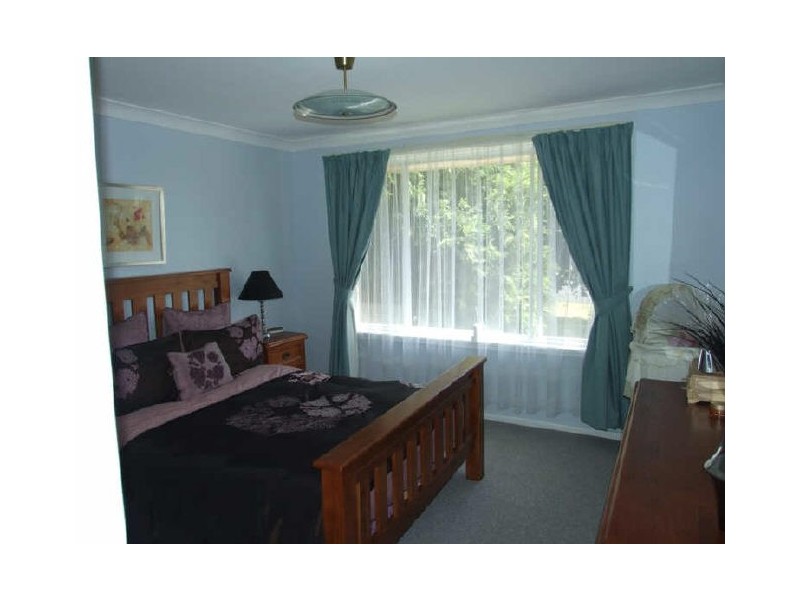 8 Benelong Place, Orange NSW 2800