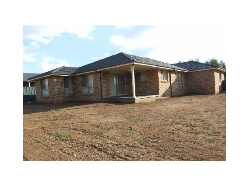 48 William Maker Drive, Orange NSW 2800