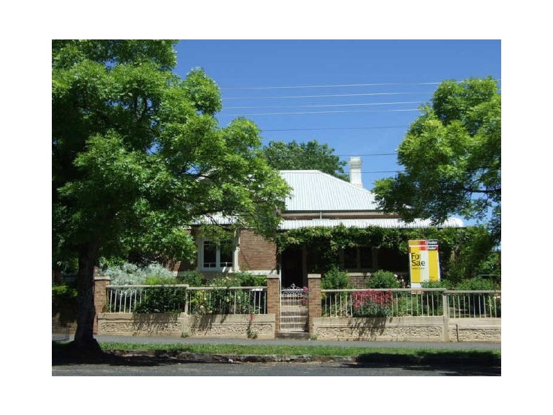 87 Sale Street, Orange NSW 2800