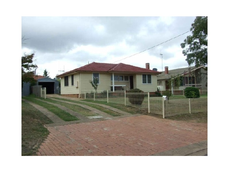24 Leura Road, Orange NSW 2800