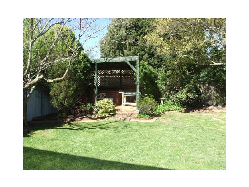 2 McCarthy Place, Orange NSW 2800