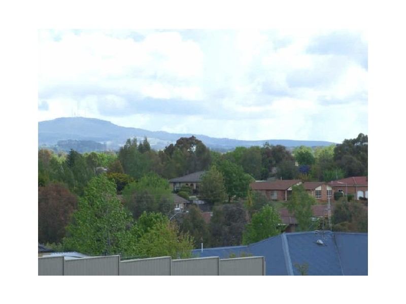 19 Bert Whiteley Place, Orange NSW 2800