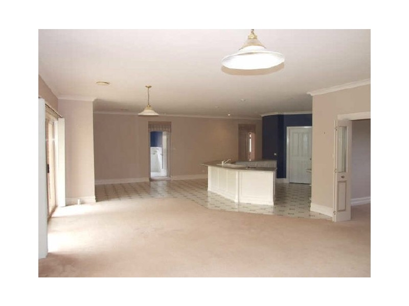 16 Braemar Circuit, Orange NSW 2800