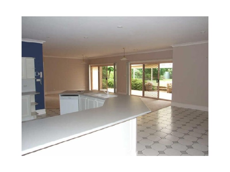 16 Braemar Circuit, Orange NSW 2800