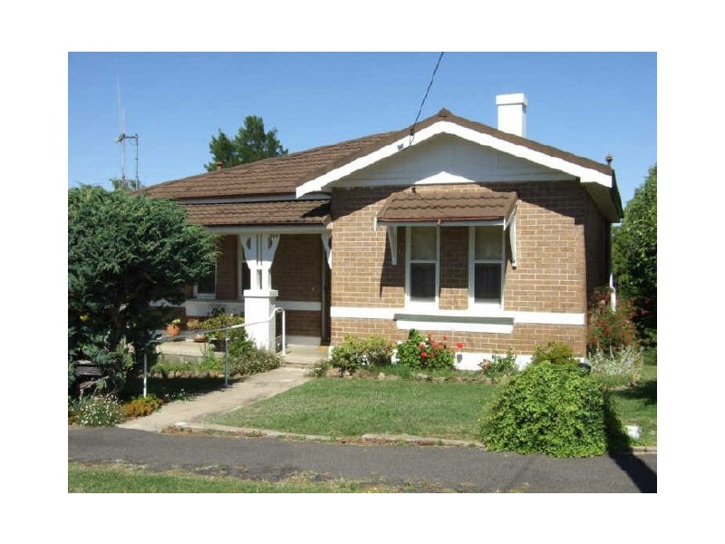 369 Lords Place, Orange NSW 2800