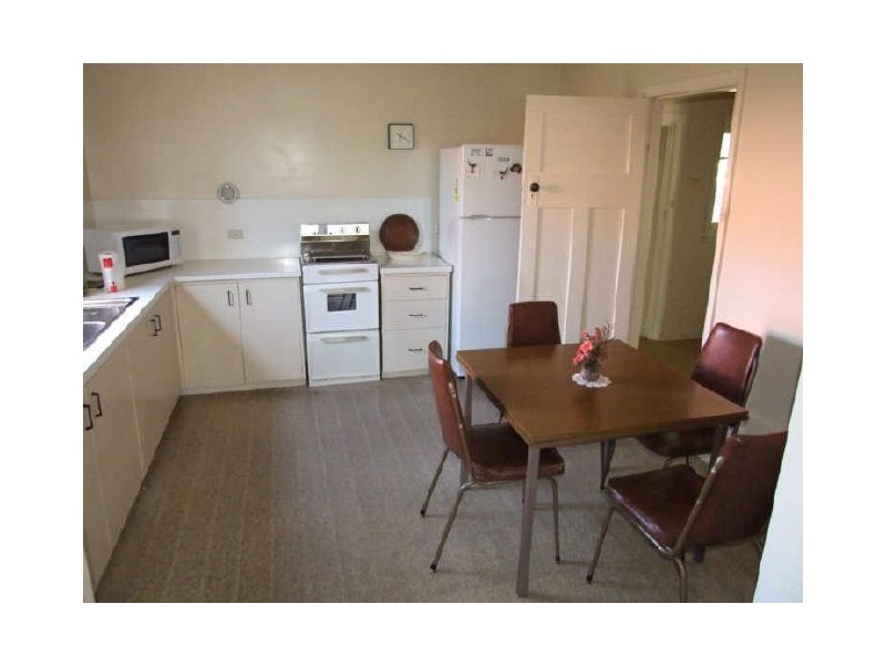 369 Lords Place, Orange NSW 2800