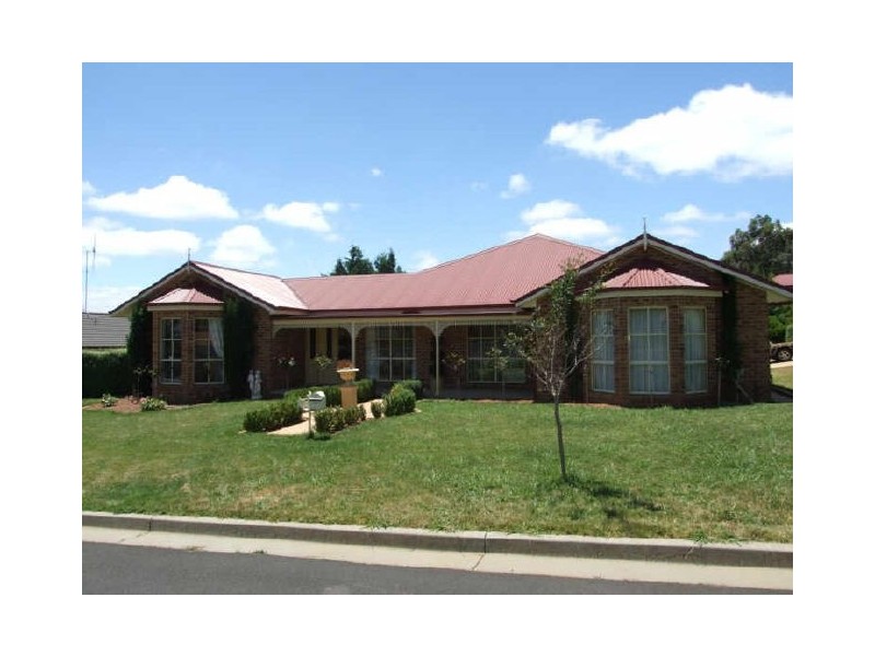 5 Carrington Place, Orange NSW 2800
