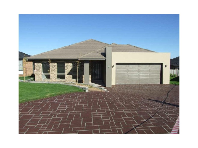 6 Stewart Close, Orange NSW 2800