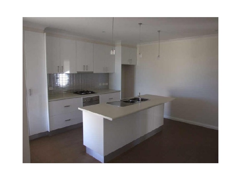 6 Stewart Close, Orange NSW 2800