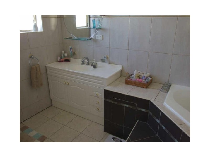 87 Cecil Road, Orange NSW 2800