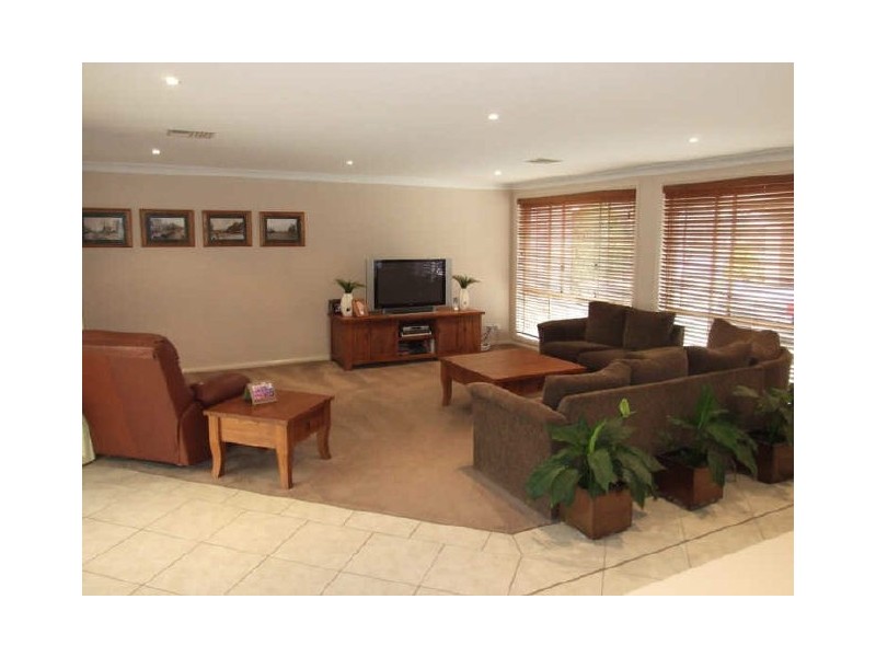 29 Heatherbrae Pde, Orange NSW 2800