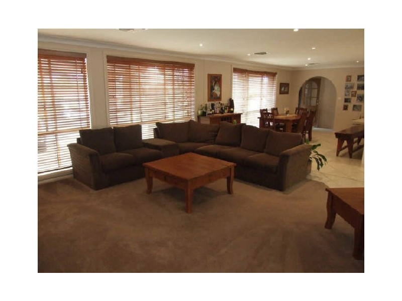 29 Heatherbrae Pde, Orange NSW 2800