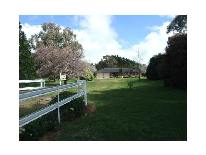 35 Ploughmans Lane, Orange NSW 2800