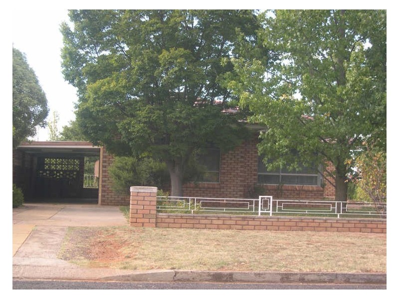 2 Rowan Street, Orange NSW 2800