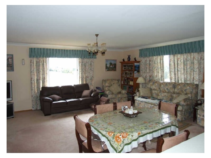 6 Carwoola Drive, Orange NSW 2800