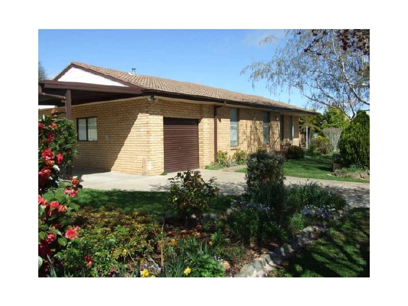 2 Prunus Avenue, Orange NSW 2800