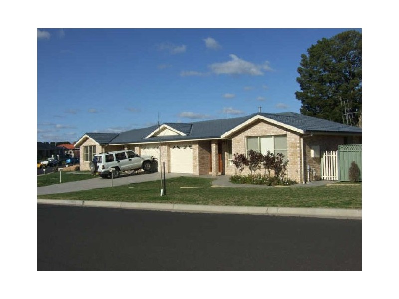 13 Roselawn Drive, Orange NSW 2800