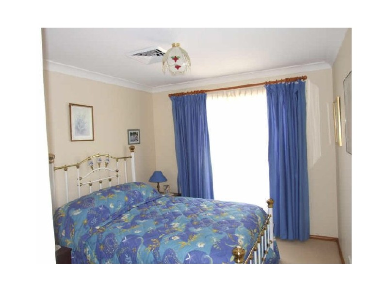 6 Friendship Place, Orange NSW 2800