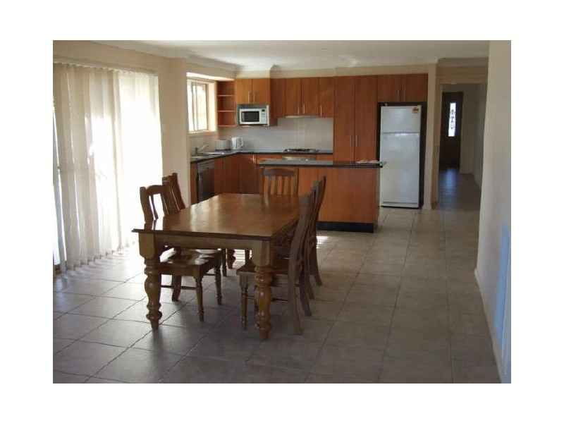 9 Speet Place, Orange NSW 2800