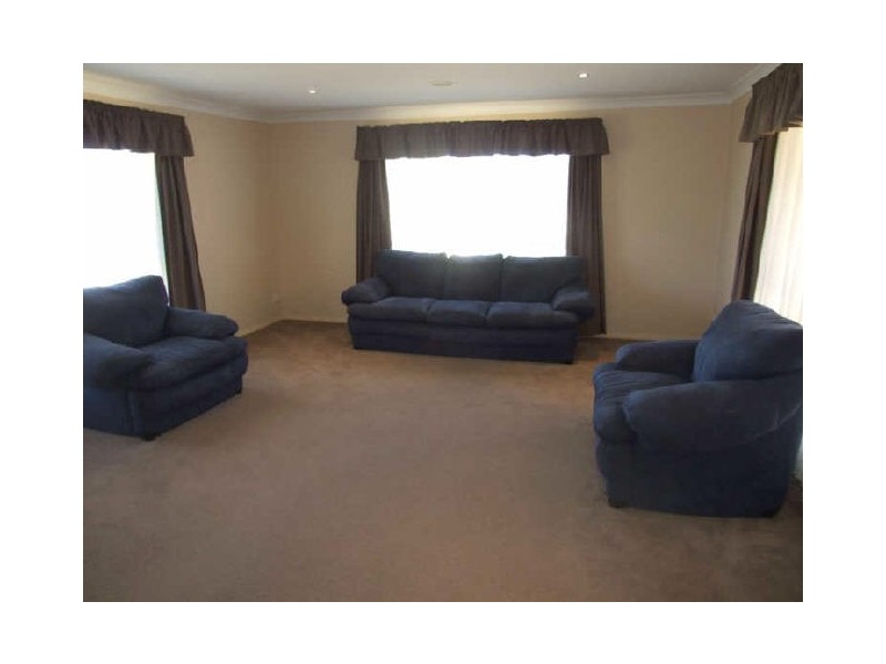 9 Speet Place, Orange NSW 2800