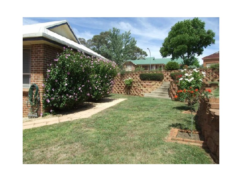 16 Tate Crescent, Orange NSW 2800