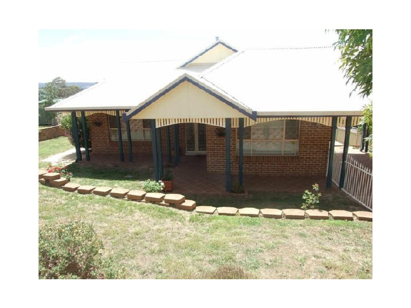 16 Tate Crescent, Orange NSW 2800