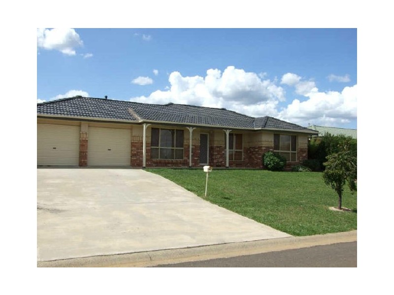 48 Quinlan Run, Orange NSW 2800