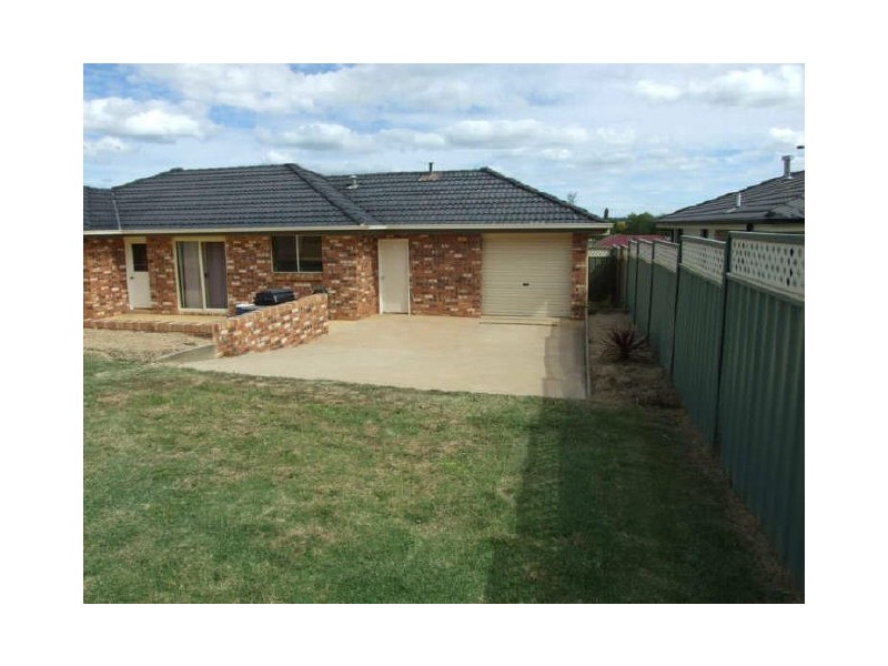 48 Quinlan Run, Orange NSW 2800