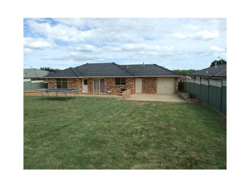 48 Quinlan Run, Orange NSW 2800
