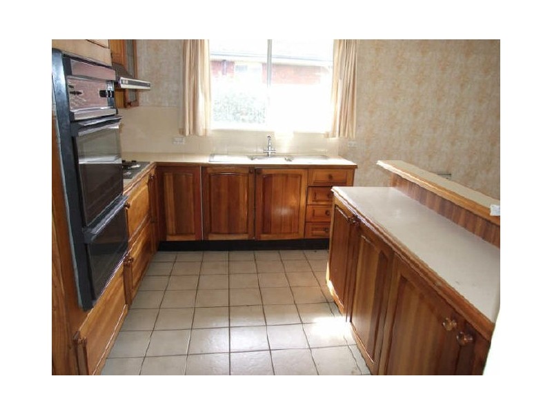 8 Redluom Place, Orange NSW 2800