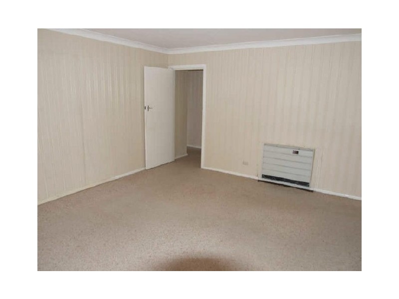 8 Redluom Place, Orange NSW 2800