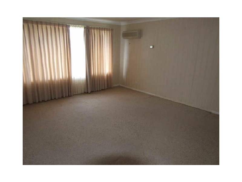 8 Redluom Place, Orange NSW 2800